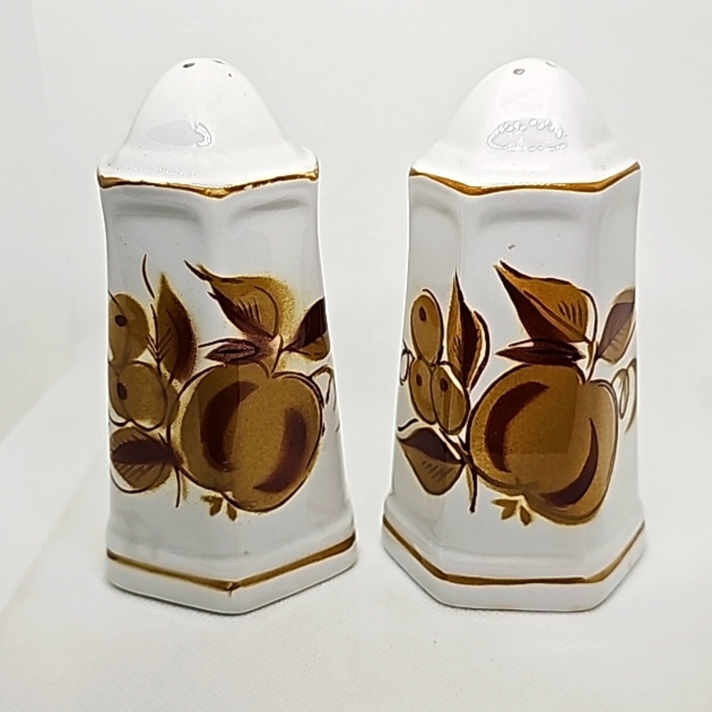 Japan Romano by Misasa Tarra Stone Vintage Salt & Pepper Shakers